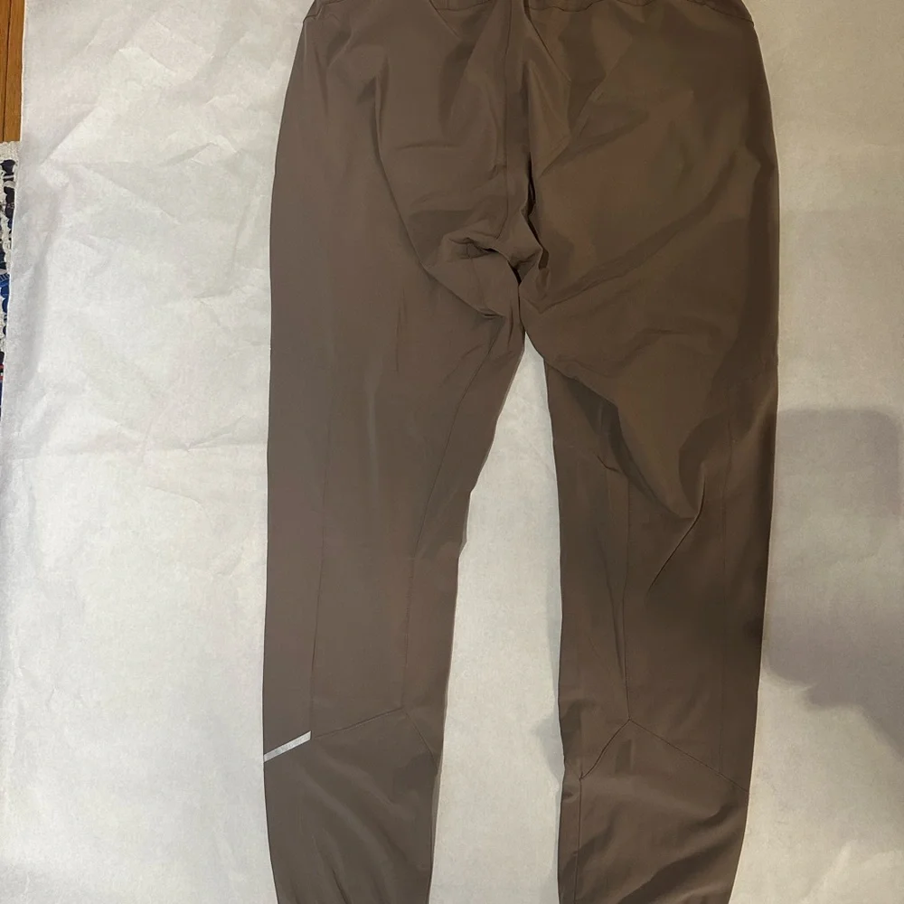 Alphalete Joggers - Picture 3 of 3